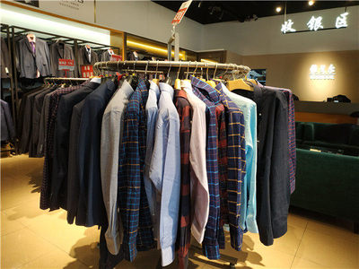 合肥“邂逅”雅戈?duì)柟S店 前三季度服裝凈賺7.75億背后的日用百貨銷(xiāo)售新篇章